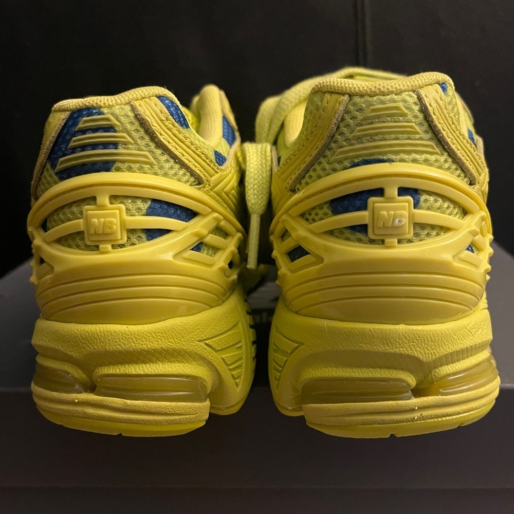 New balance 1906R Women Neon Yellow & Blue Polka Dots Size 7 W - 5 1/2 M New - Picture 6 of 15